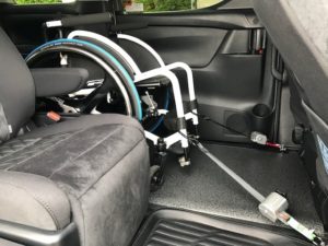 車椅子固定装置