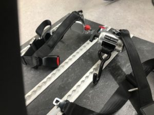 車椅子固定装置