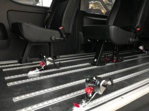 トヨタ・ハイエースの福祉車両への改造