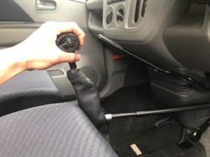 フロア固定タイプ・自操式手動運転装置