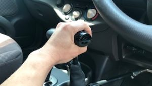 フロアタイプ手動運転装置