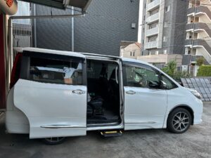 福祉車両｜福祉車両改造｜補助ステップ｜トヨタ・エスクァイア