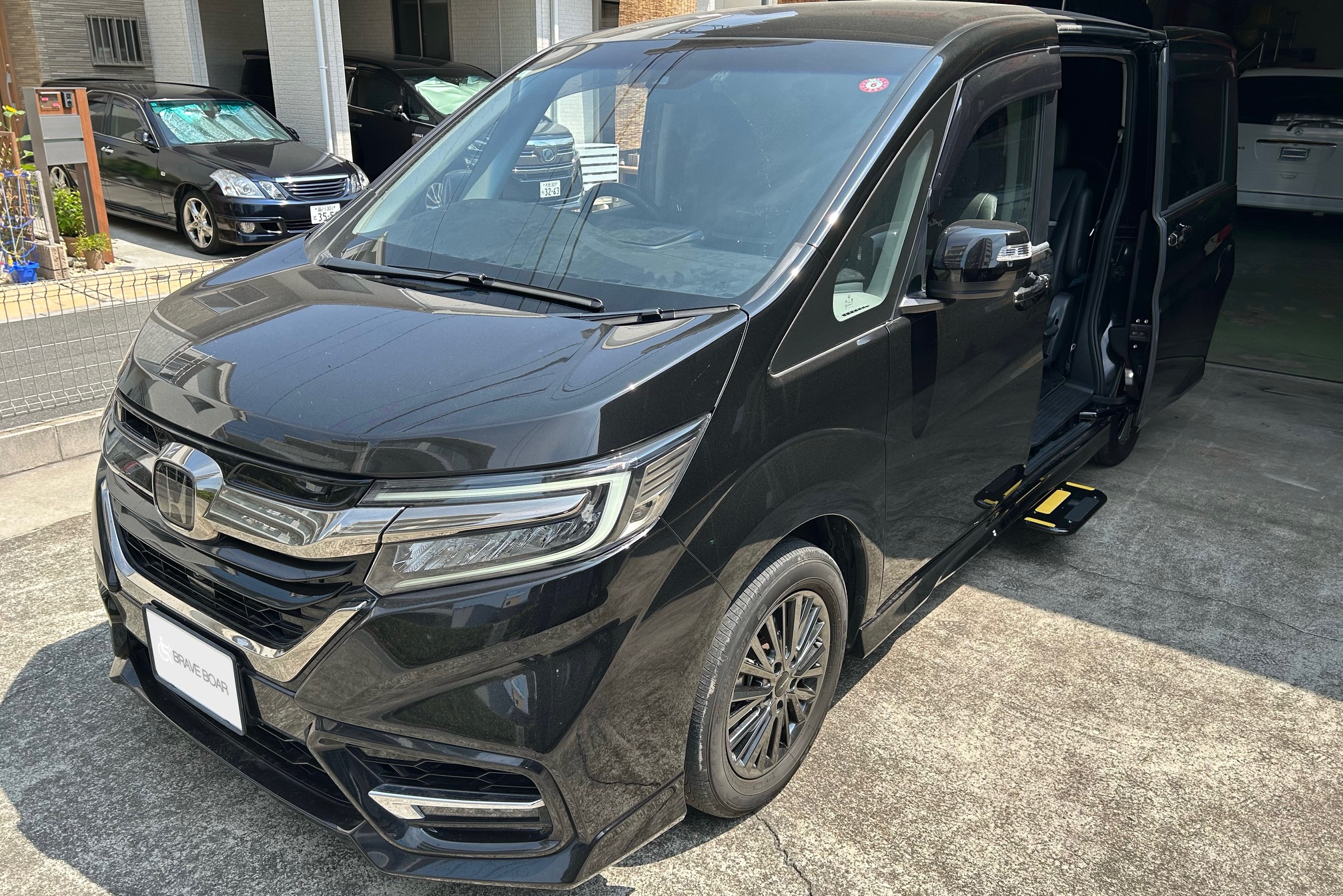 福祉車両改造・ホンダ・ステップワゴン・乗降補助ステップ