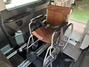 福祉車両改造・メルセデスベンツ・Vクラス・V350・車いすリフト