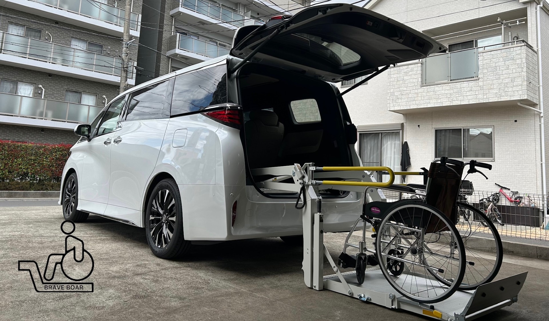 福祉車両改造・車いすリフト・40アルファード