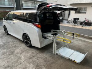 福祉車両改造・車いすリフト・40アルファード