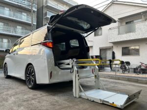 福祉車両改造・車いすリフト・40アルファード