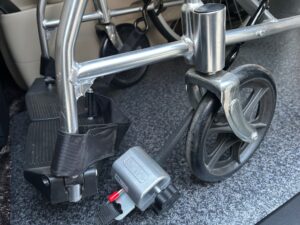 福祉車両改造・車いすリフト・40アルファード