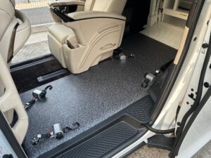 福祉車両改造・車いすリフト・40アルファード