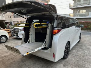 福祉車両改造・車いすリフト・40アルファード