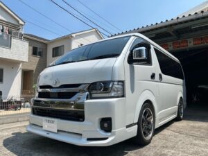 福祉車両改造・車いすリフト・車中泊・ハイエースワイド9型