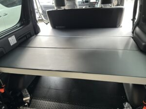 福祉車両改造・車いすリフト・車中泊・ハイエースワイド9型