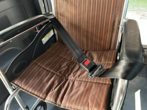 福祉車両改造・車いすリフト・車中泊・ハイエースワイド9型