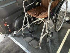 福祉車両改造・車いすリフト・車中泊・ハイエースワイド9型